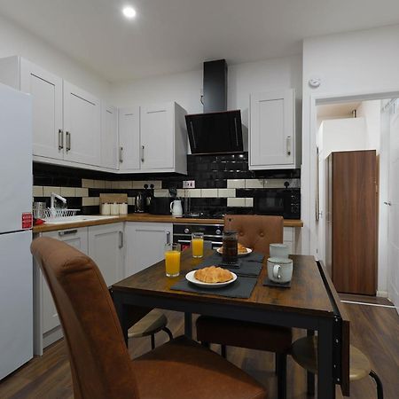 Stylish Apartment In City Centre - Walk Everywhere Cardiff Exteriör bild